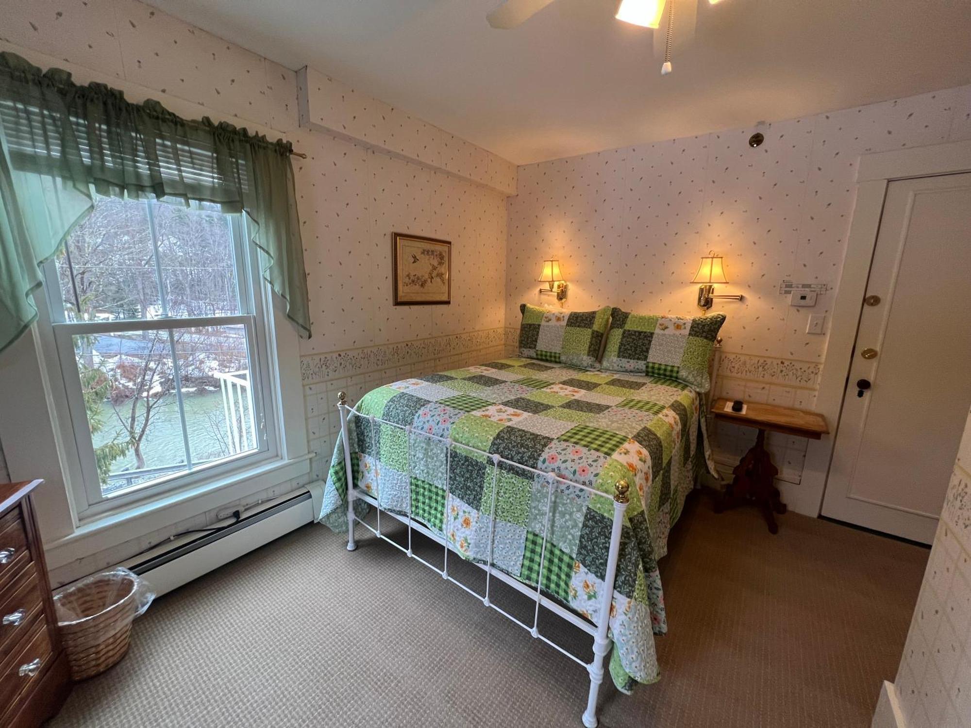 Echo Lake Inn (Adults Only) Plymouth Экстерьер фото